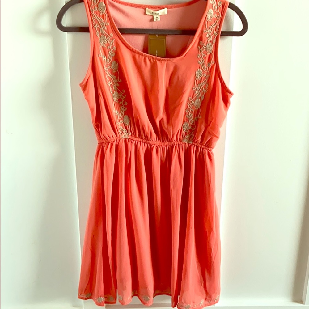 Francesca’s collection- peach flowy dress